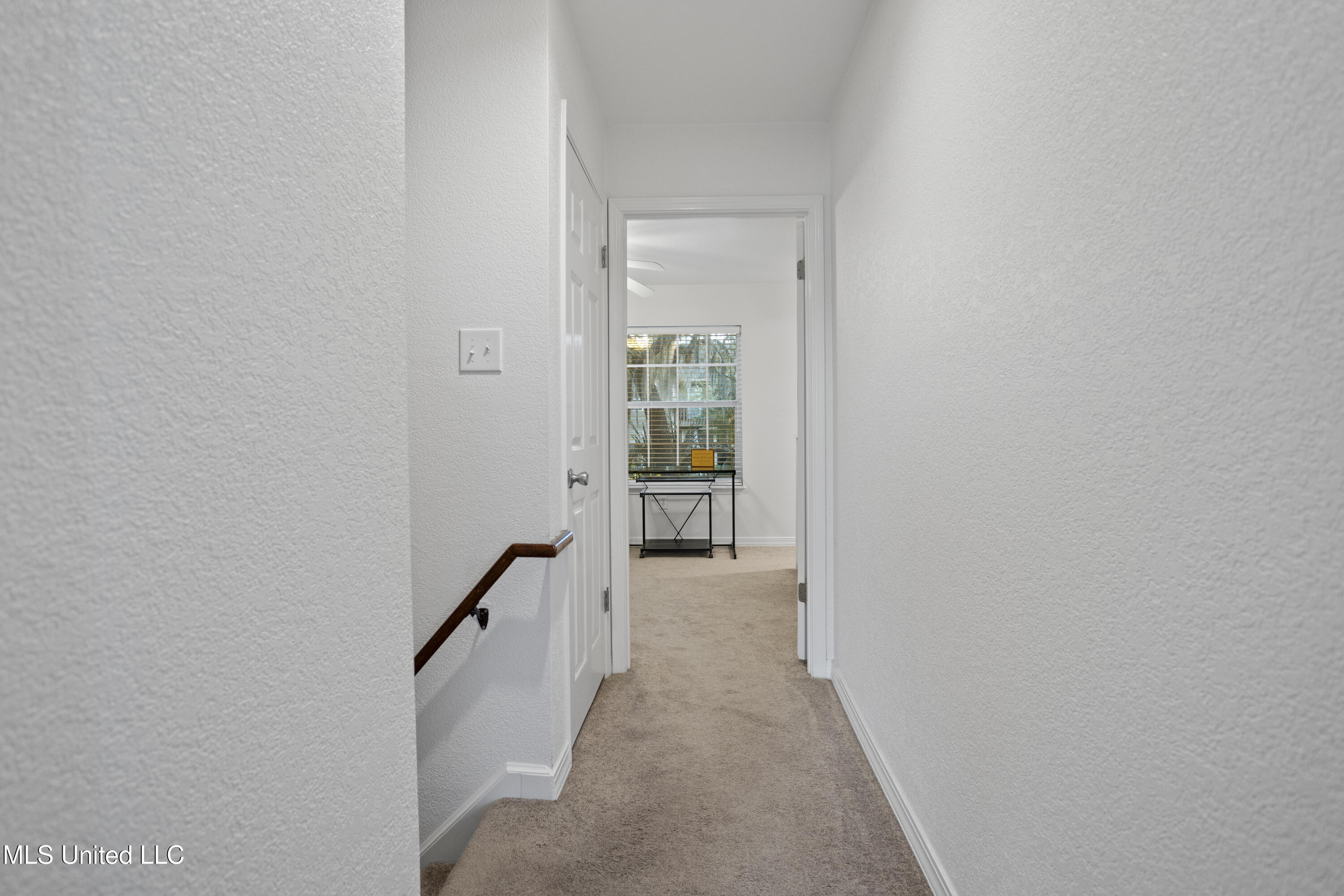 495 Old Popp's Ferry Road, Unit 25 Biloxi, MS 39531 - Photo 28 of 58 Hallway