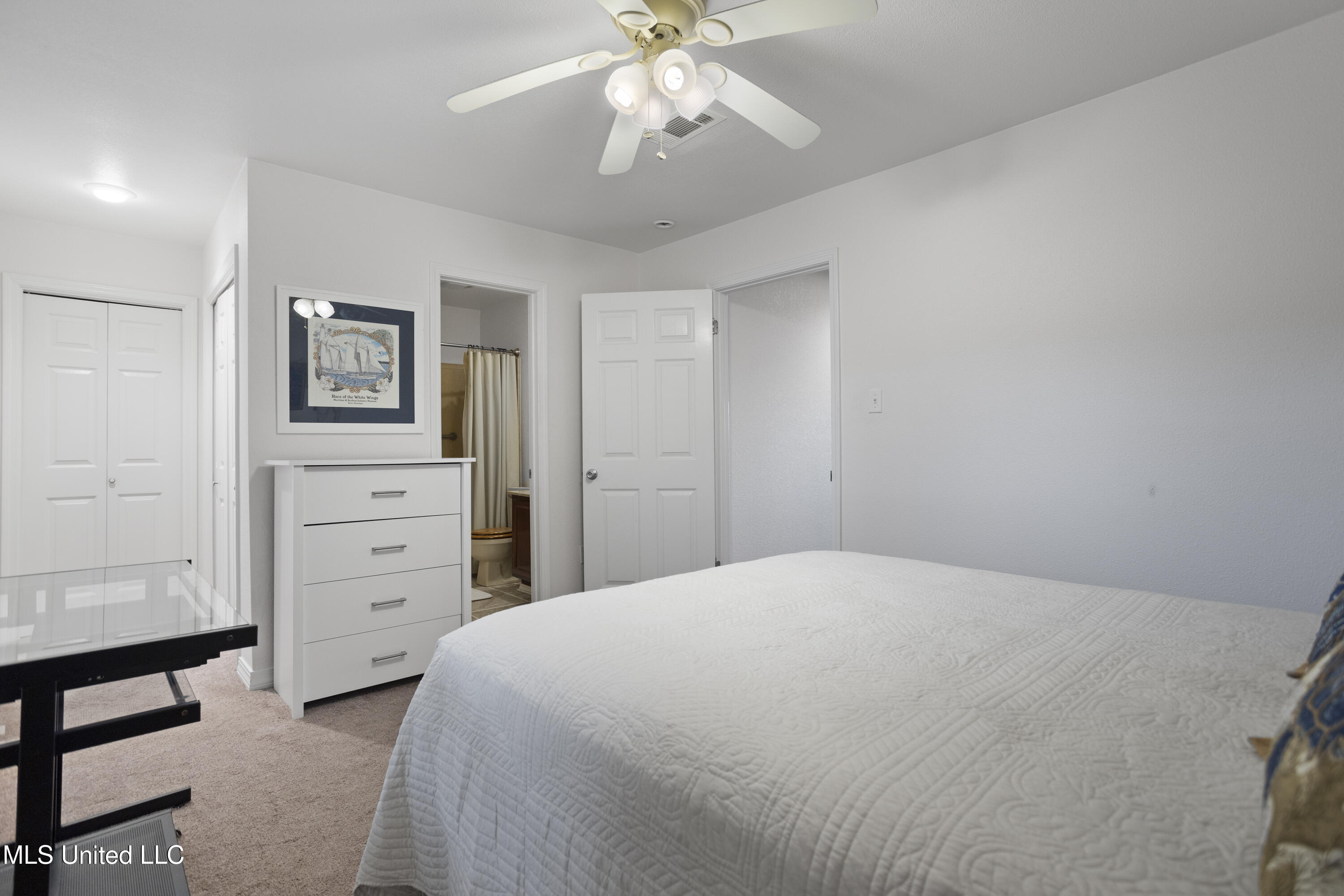 495 Old Popp's Ferry Road, Unit 25 Biloxi, MS 39531 - Photo 30 of 58 Primary Suite 2