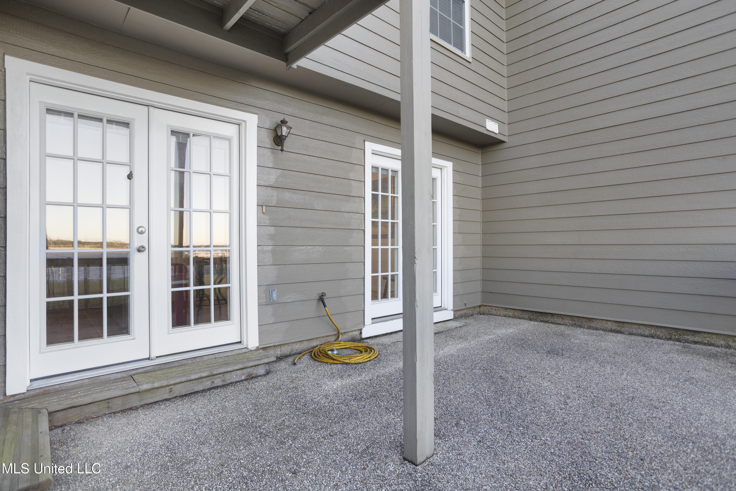 495 Old Popp's Ferry Road, Unit 25 Biloxi, MS 39531 - Photo 34 of 58 Back Patio