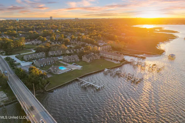 $270,000 | 495 Old Popp's Ferry Road, Unit 25, Biloxi, MS 39531