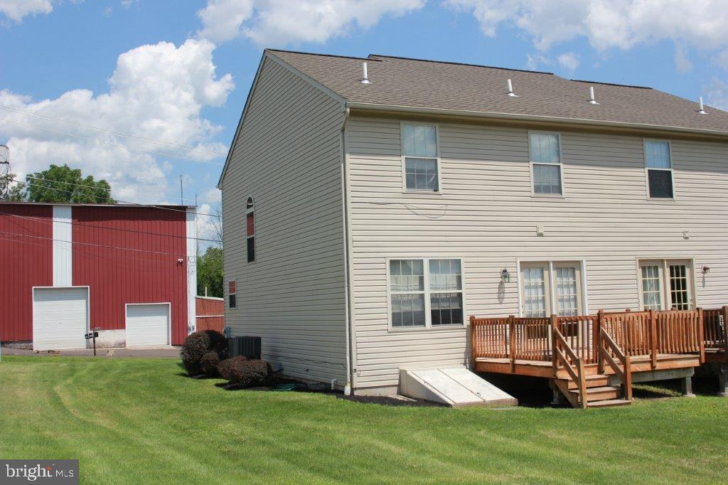 910 Vine Street Perkasie, PA 18944 - Photo 2 of 9