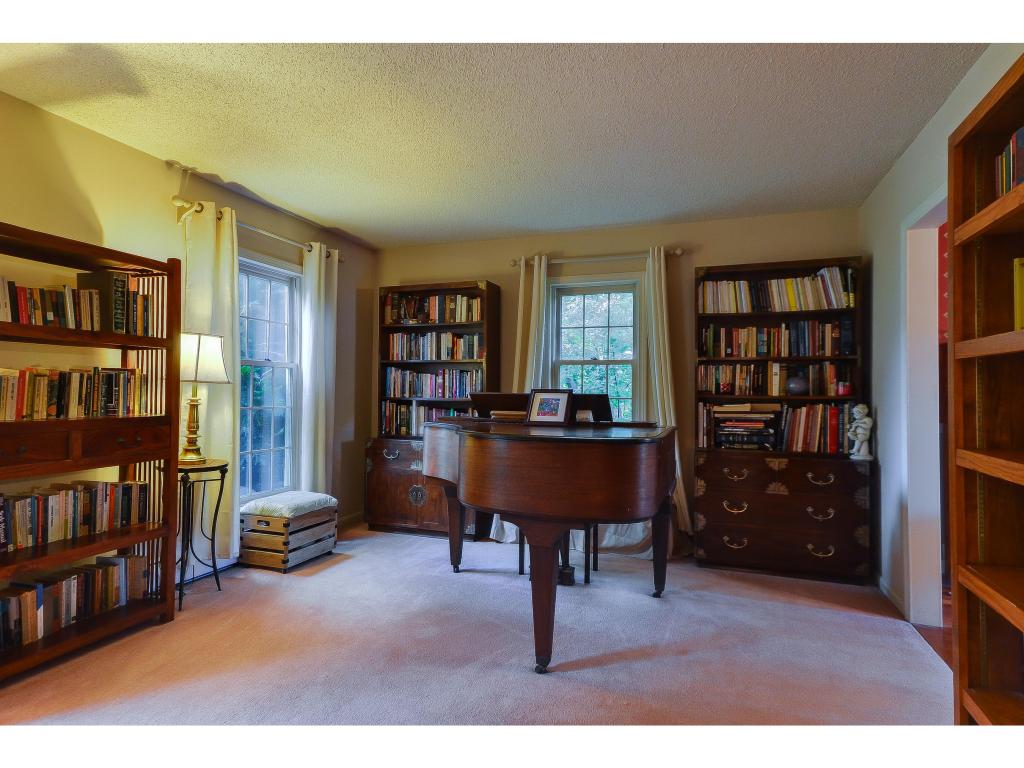 31 Glen Road Burlington, VT 05401 - Photo 2 of 27 Gallery Image 2