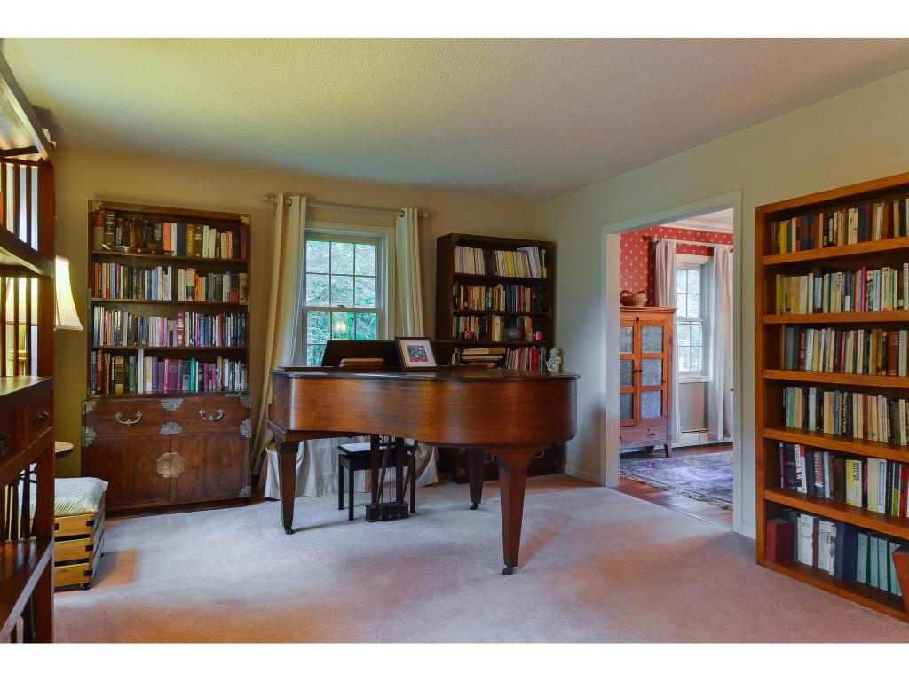 31 Glen Road Burlington, VT 05401 - Photo 3 of 27 Gallery Image 3