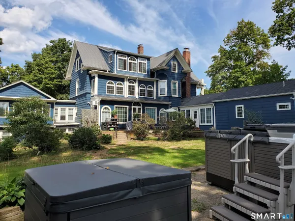 $2,325 | 887 Hanover Road, Unit C, Meriden, CT 06451