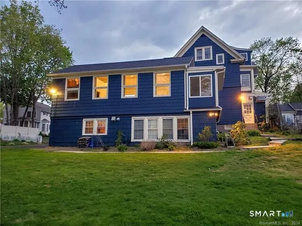 $2,325 | 887 Hanover Road, Unit C, Meriden, CT 06451