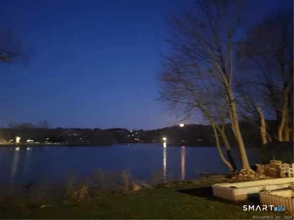 $2,325 | 887 Hanover Road, Unit C, Meriden, CT 06451