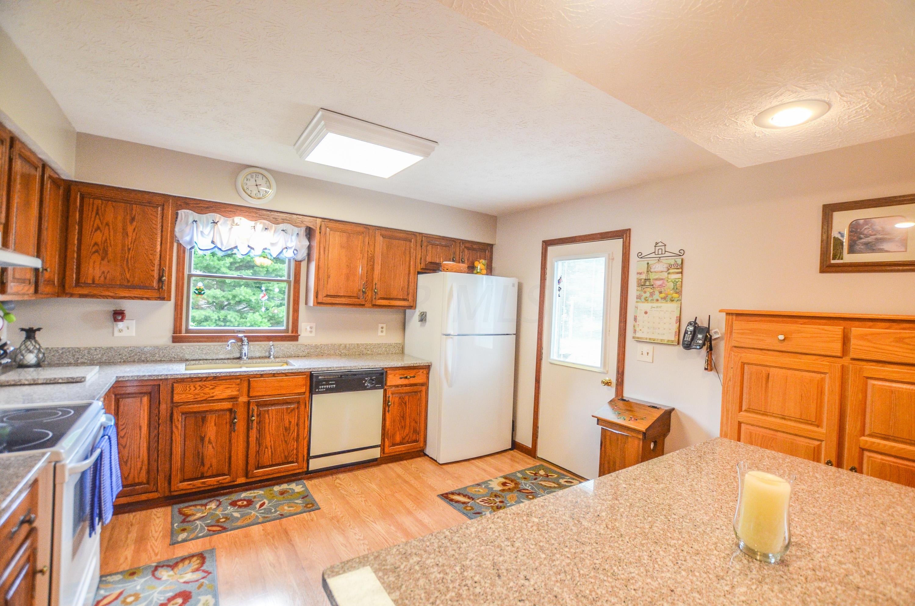 7671 Palmer Road Southwest Pataskala, OH 43062 - Photo 8 of 32