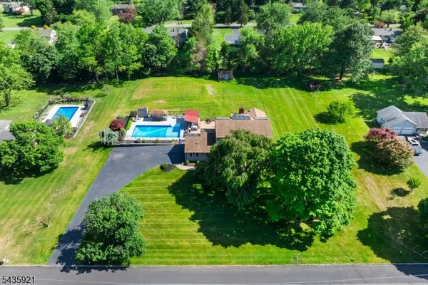 $875,000 | 8 Garrett Drive, Flemington, NJ 08822
