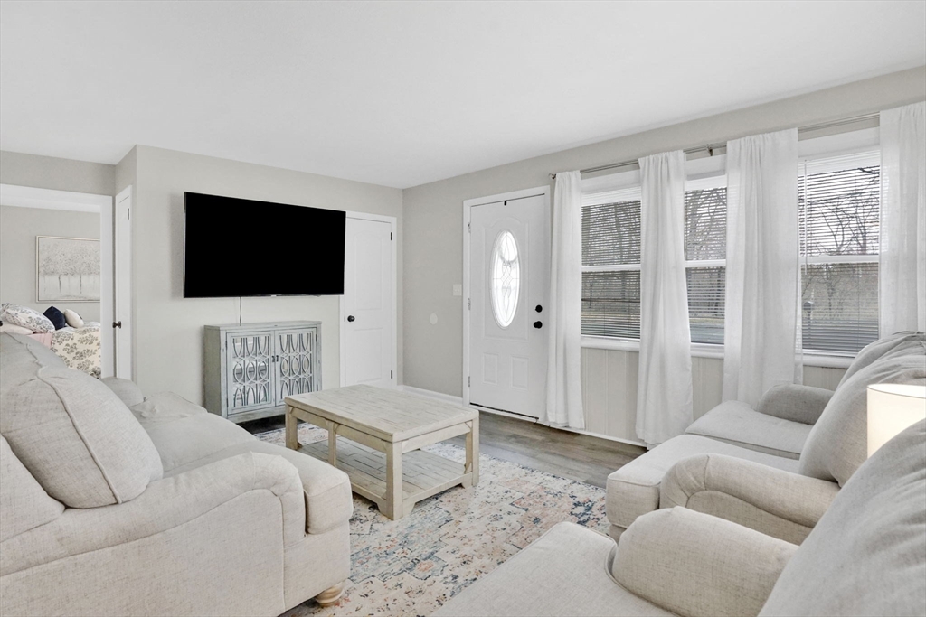 130 Fieldston Street Springfield, MA 01119 - Photo 11 of 28