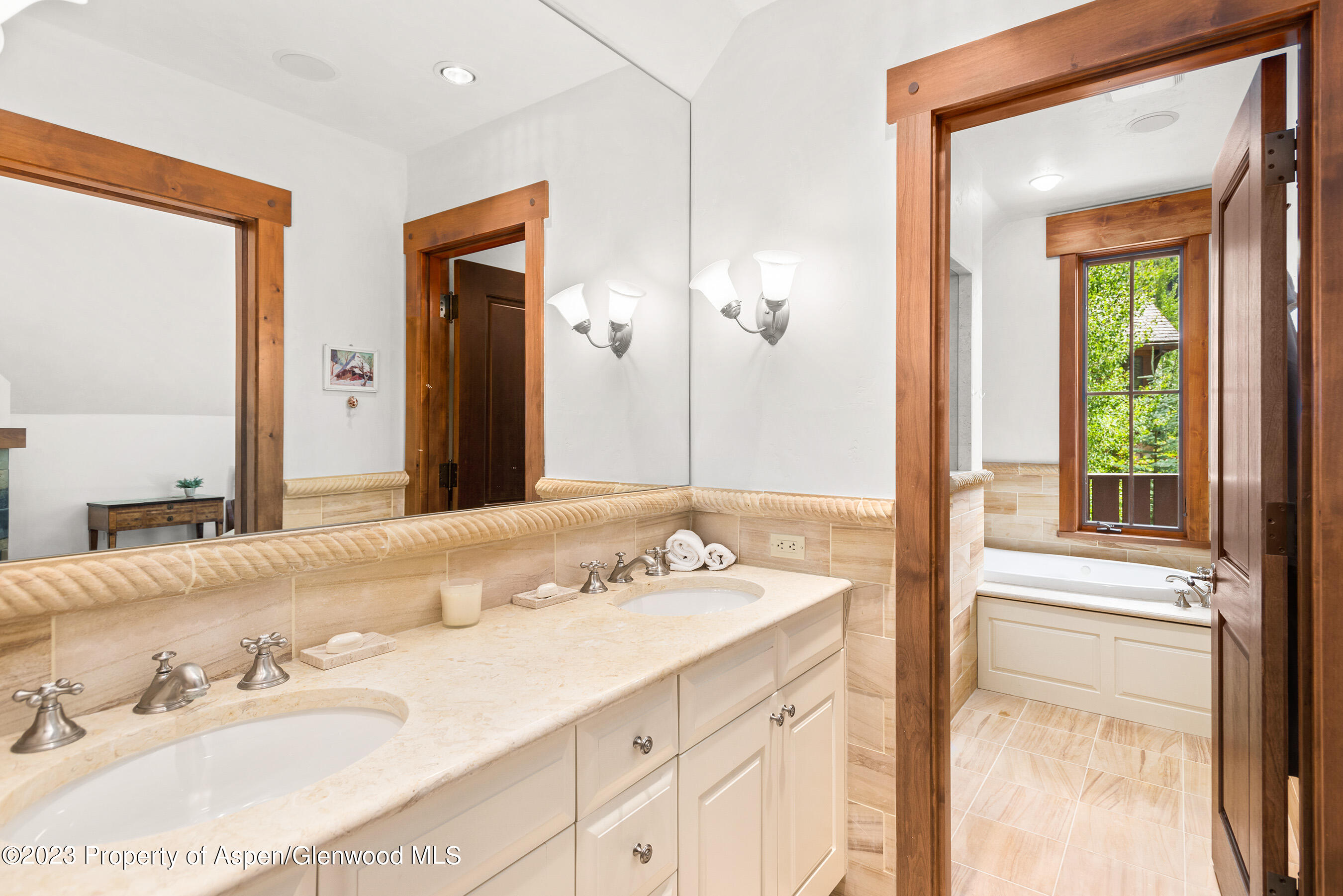 83 Exhibition Lane Aspen, CO 81611 - Photo 17 of 47 Primary Bathroom