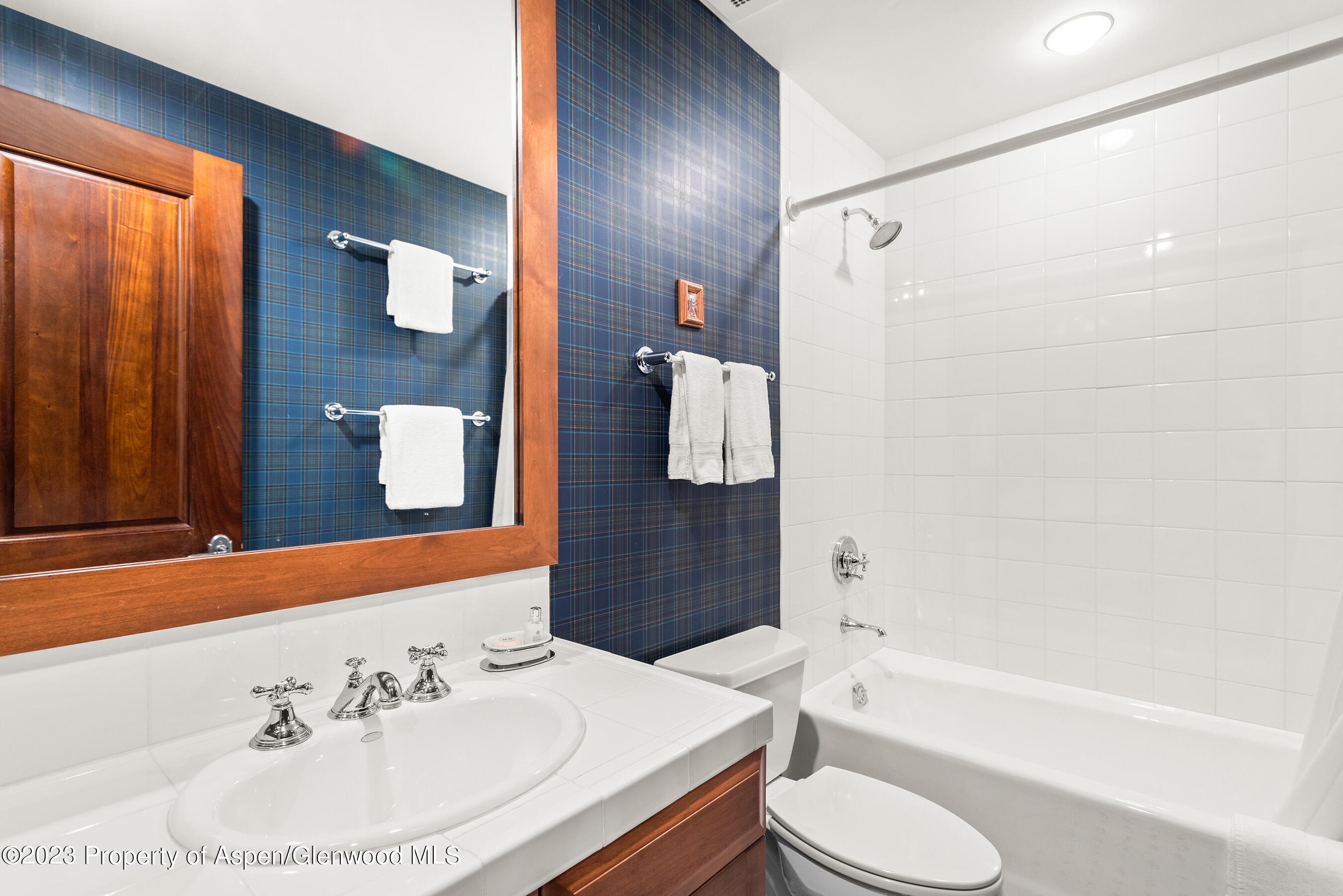 83 Exhibition Lane Aspen, CO 81611 - Photo 25 of 47 Bunk Room Full Bathroom