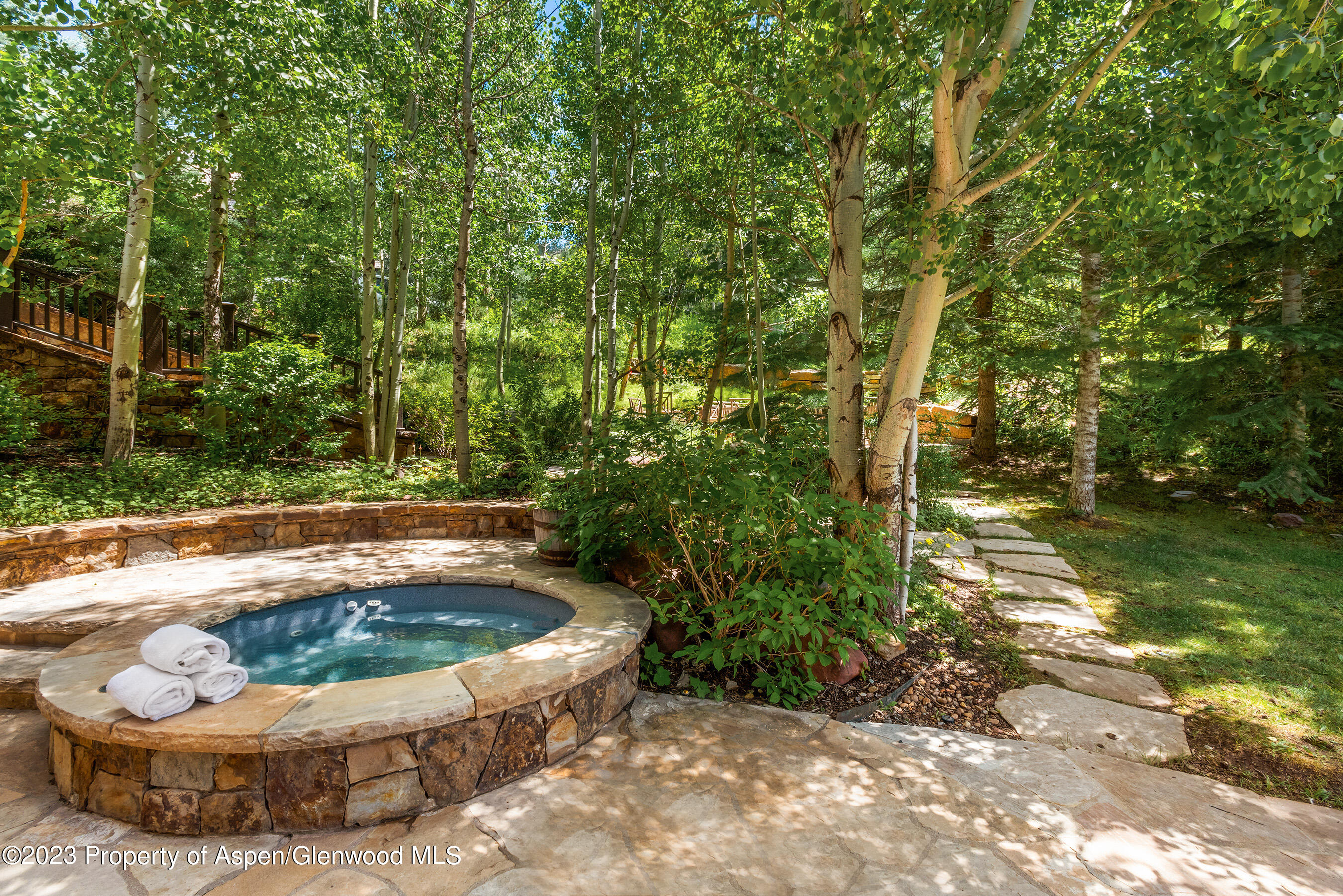 83 Exhibition Lane Aspen, CO 81611 - Photo 37 of 47 Path to Dining Area