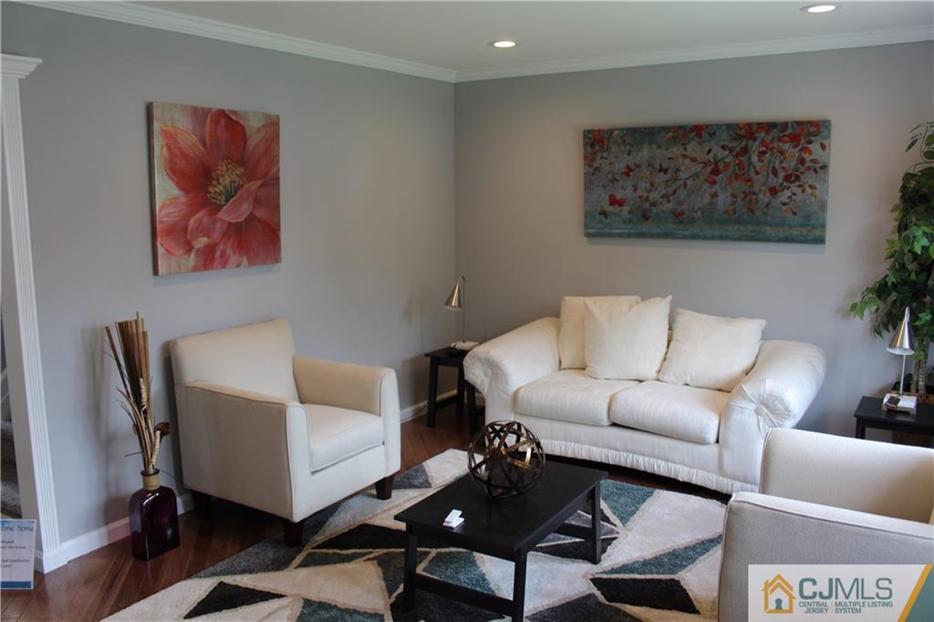 421 Decatur Avenue Middlesex, NJ 08846 - Photo 3 of 25 Gallery Image 3