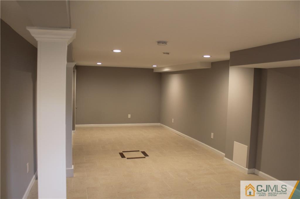 421 Decatur Avenue Middlesex, NJ 08846 - Photo 24 of 25 Gallery Image 24