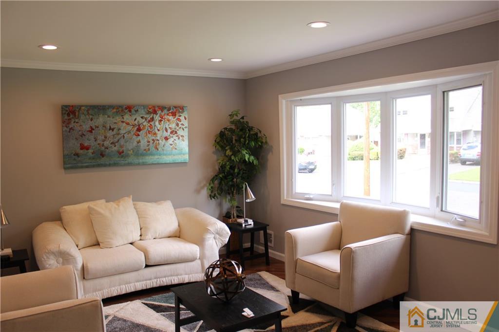 421 Decatur Avenue Middlesex, NJ 08846 - Photo 4 of 25 Gallery Image 4