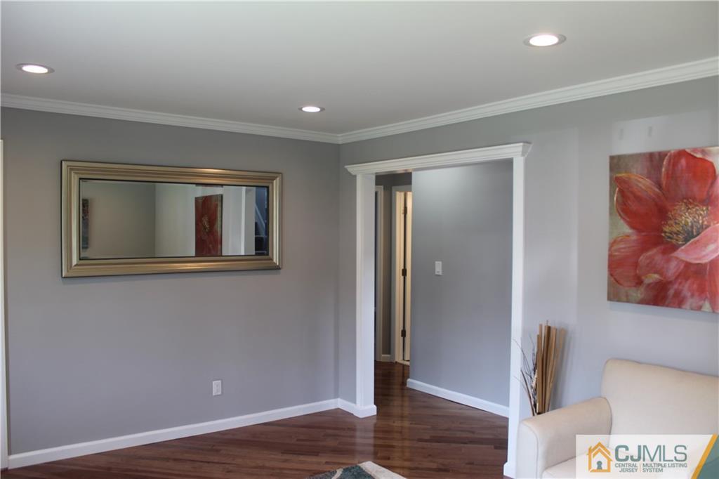 421 Decatur Avenue Middlesex, NJ 08846 - Photo 5 of 25 Gallery Image 5