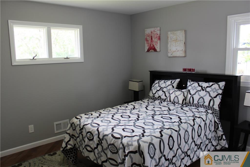 421 Decatur Avenue Middlesex, NJ 08846 - Photo 10 of 25 Gallery Image 10