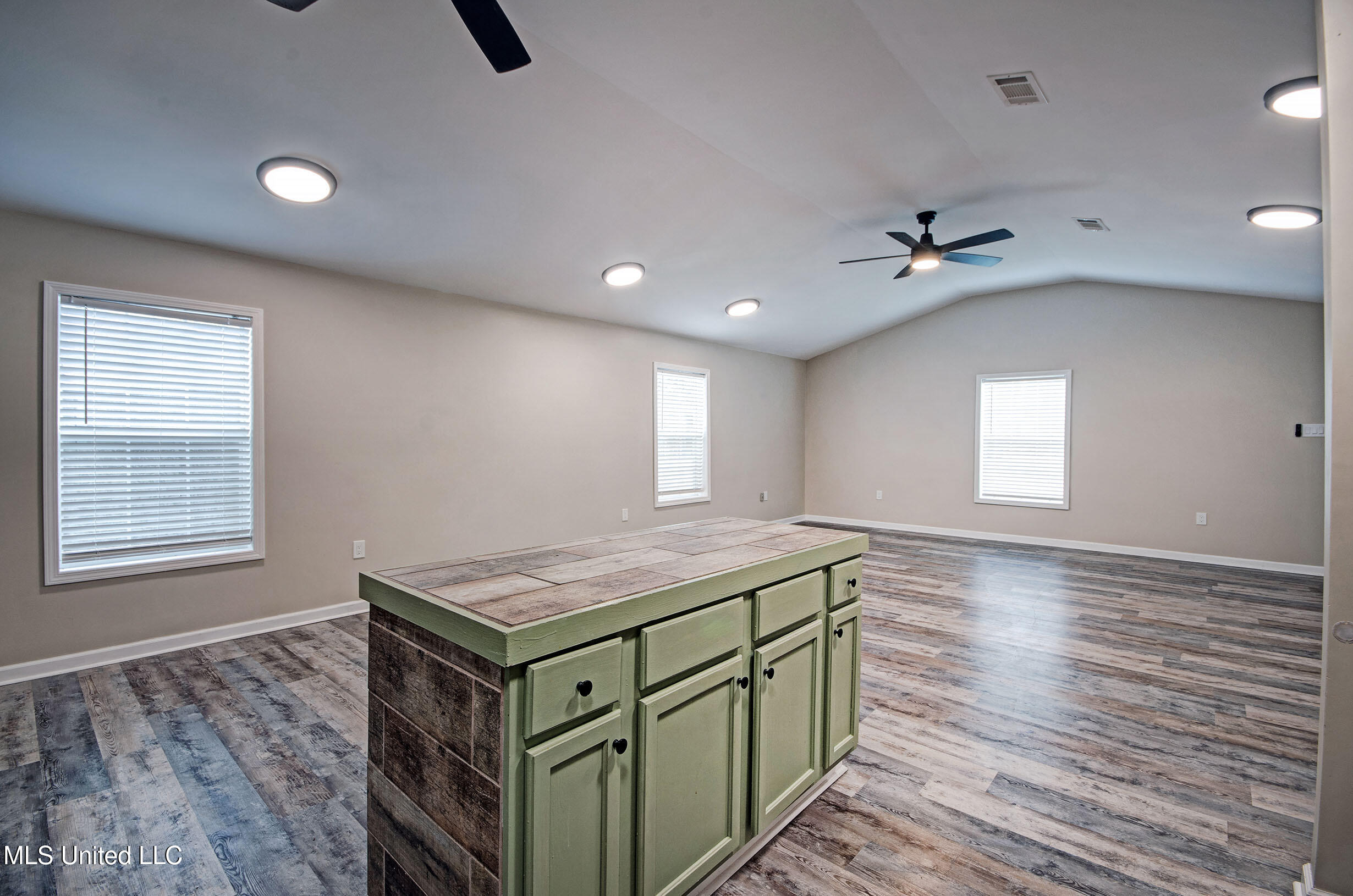 1731 White Road Florence, MS 39073 - Photo 11 of 20 File049_50_51