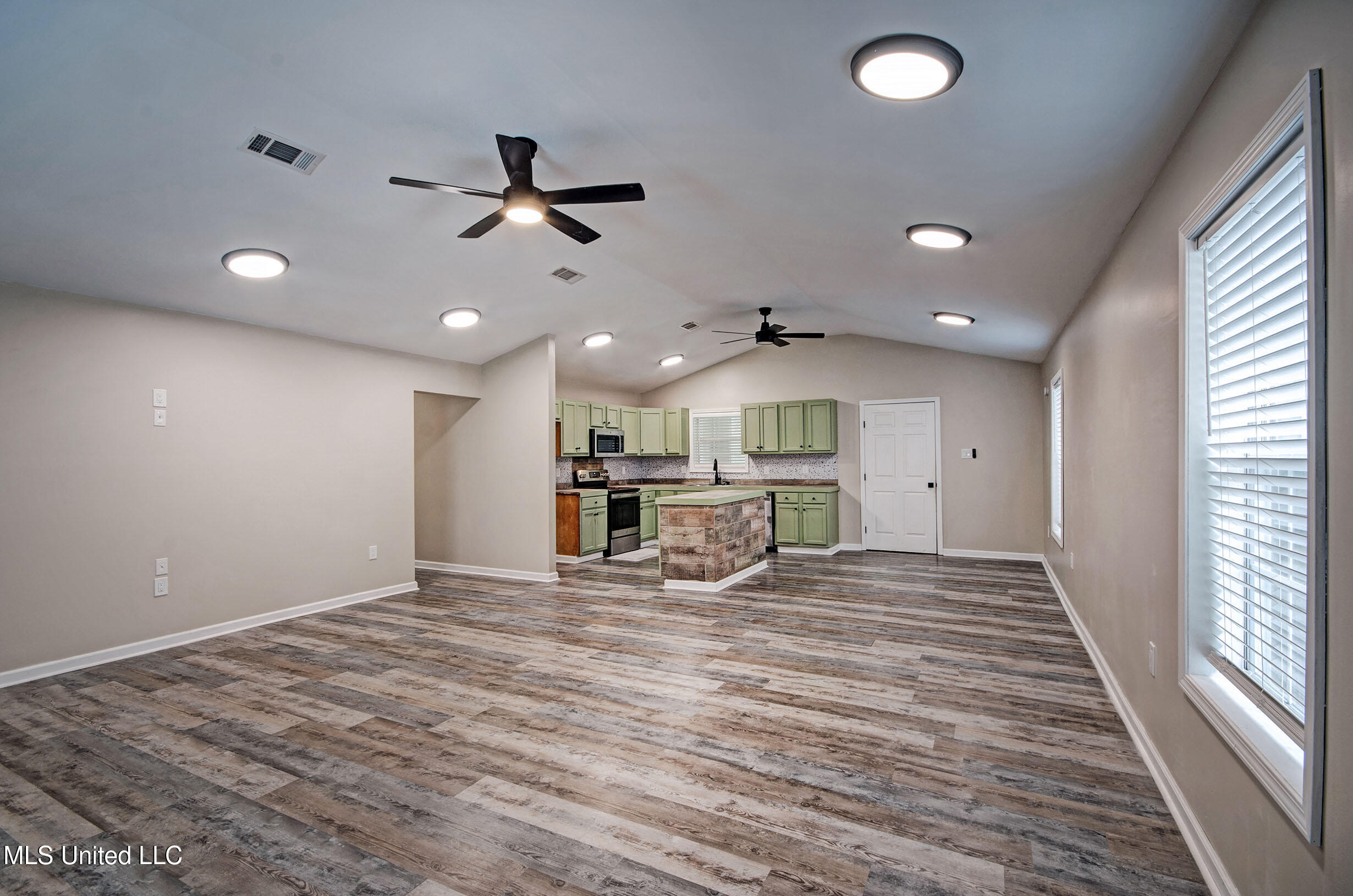 1731 White Road Florence, MS 39073 - Photo 8 of 20 File037_8_9