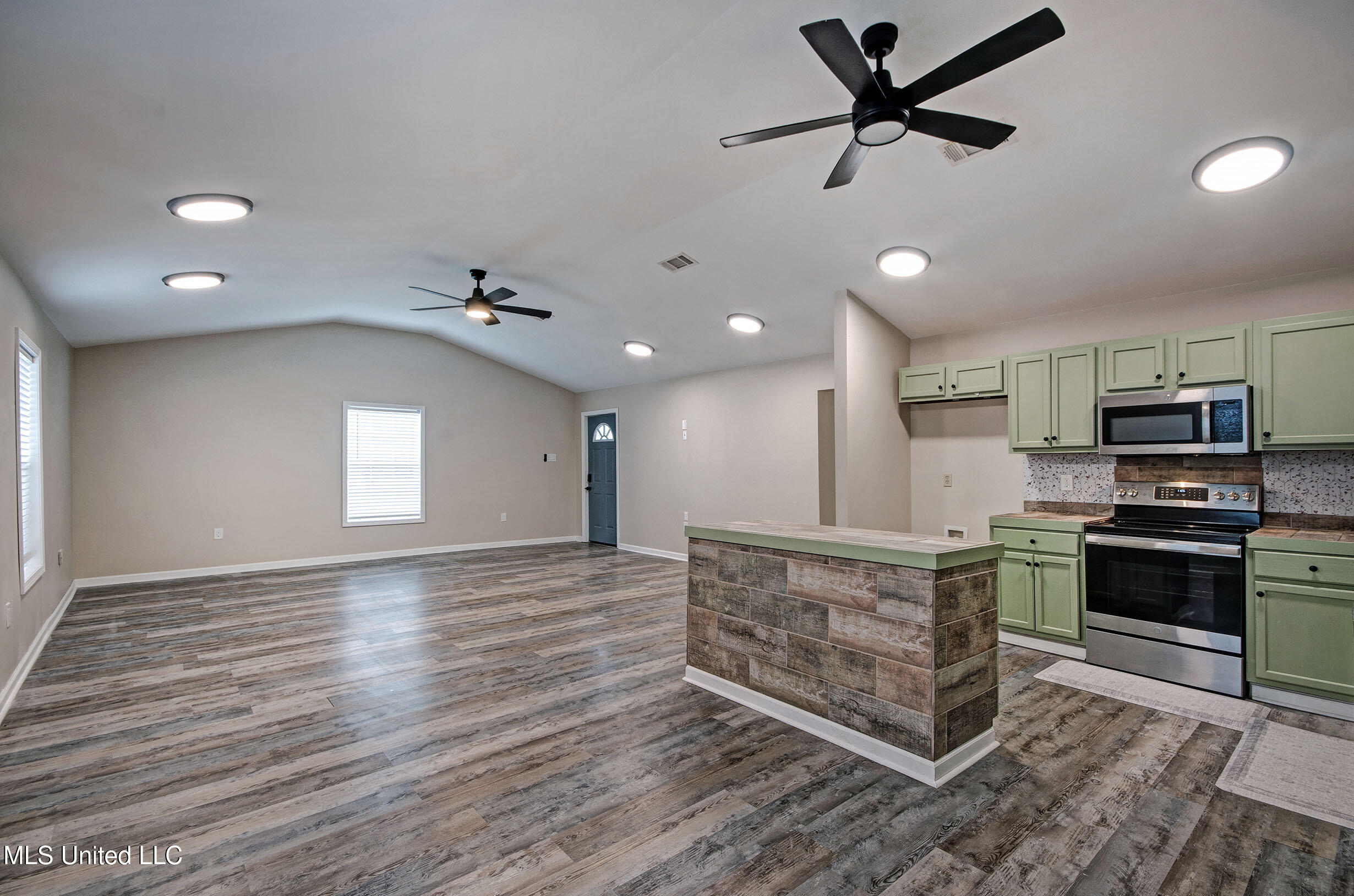 1731 White Road Florence, MS 39073 - Photo 9 of 20 File040_1_2