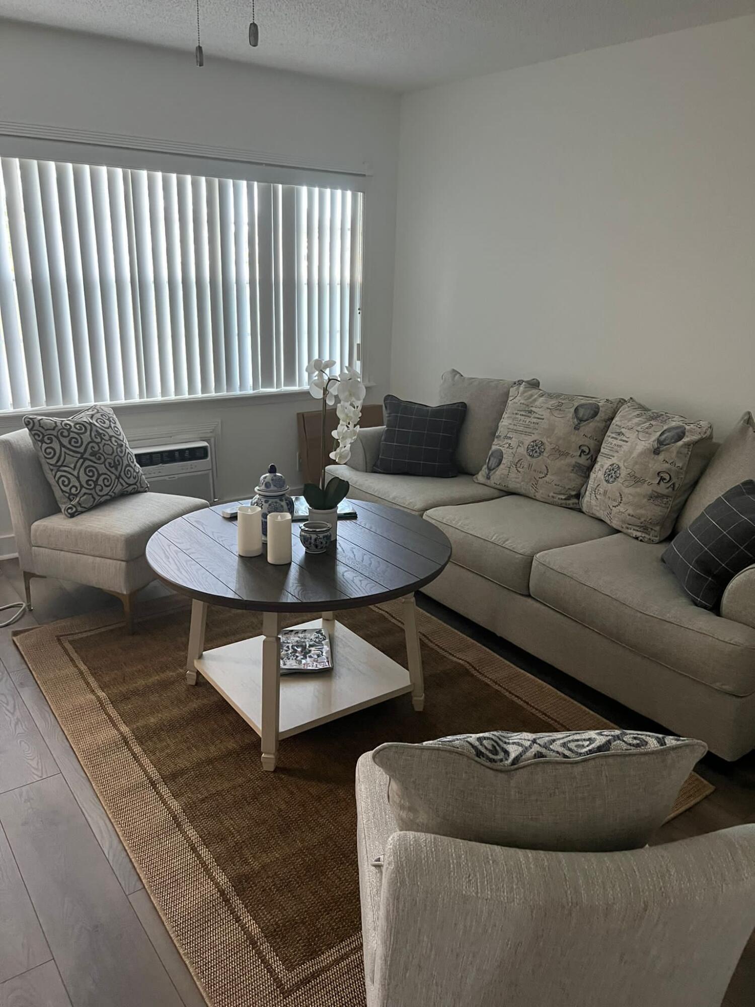 Undisclosed Address Boca Raton, FL 33434 - Photo 4 of 13 livingroom