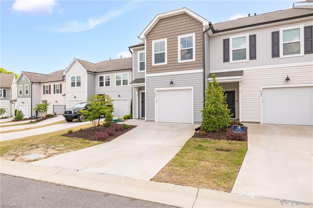 821 Falls Grove Trail High Point, NC 27265 - Photo 4 of 32