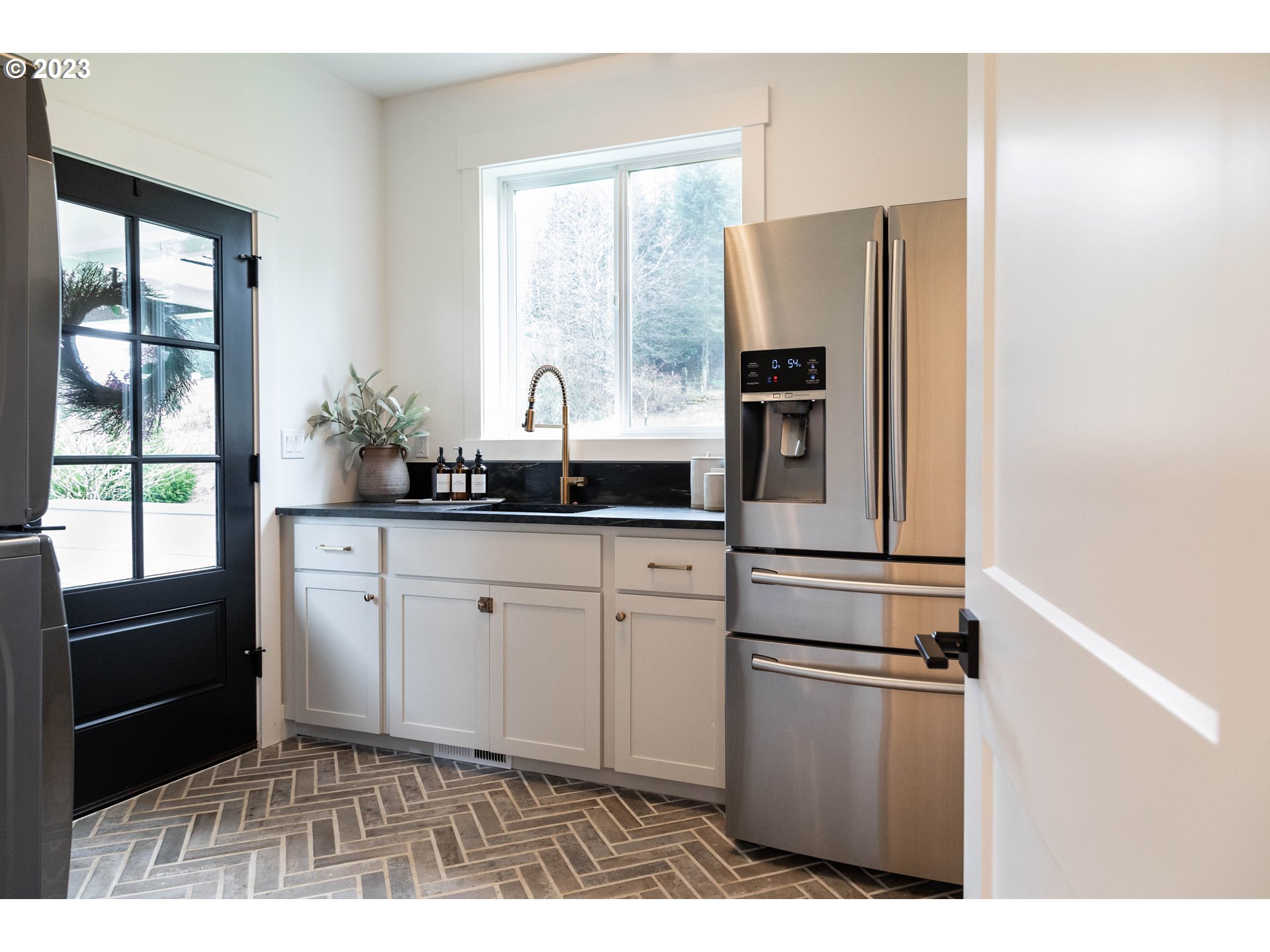 23250 Southwest Wunderli Canyon Road Sherwood, OR 97140 - Photo 21 of 48 Butler's Pantry