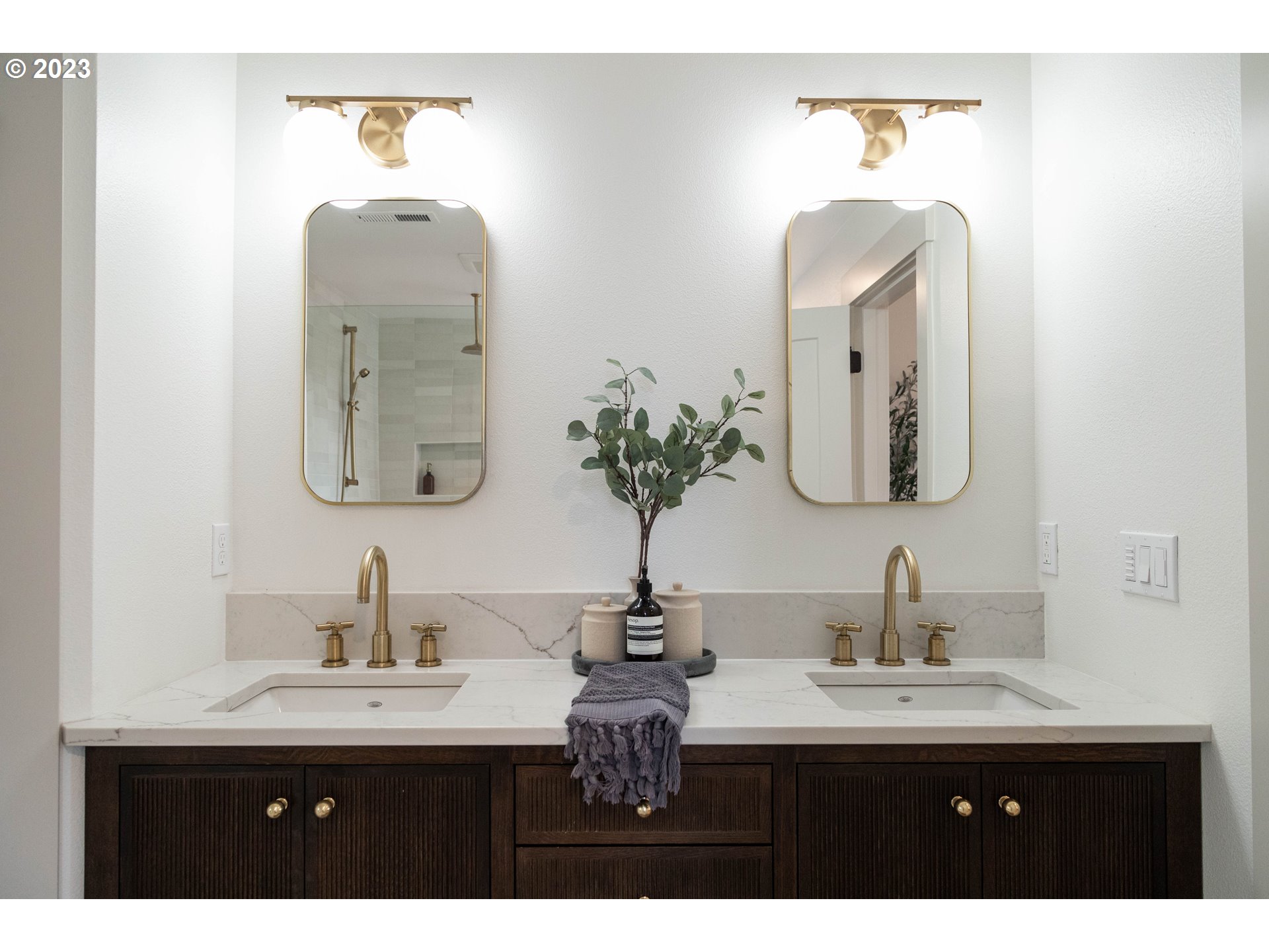 23250 Southwest Wunderli Canyon Road Sherwood, OR 97140 - Photo 27 of 48 Owner's Suite Bathroom