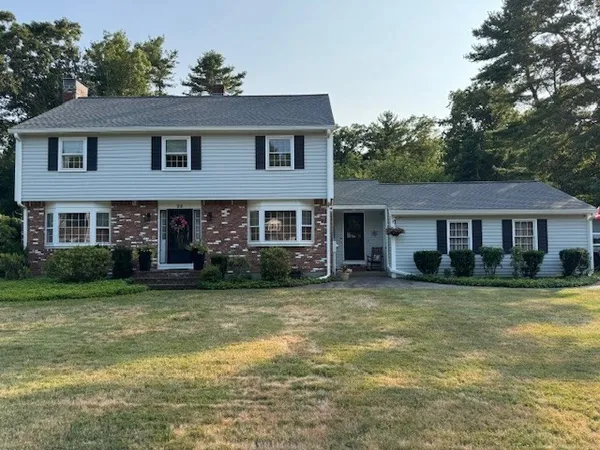 $799,900 | 98 Sherwood Lane, Raynham, MA 02767