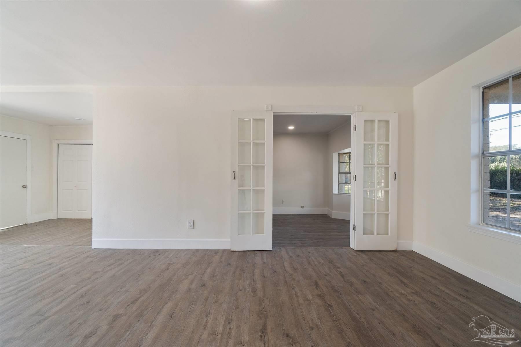 5692 Muldoon Road Pensacola, FL 32526 - Photo 12 of 40 Gallery Image 12
