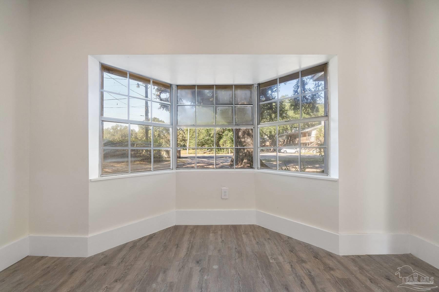 5692 Muldoon Road Pensacola, FL 32526 - Photo 15 of 40 Gallery Image 15