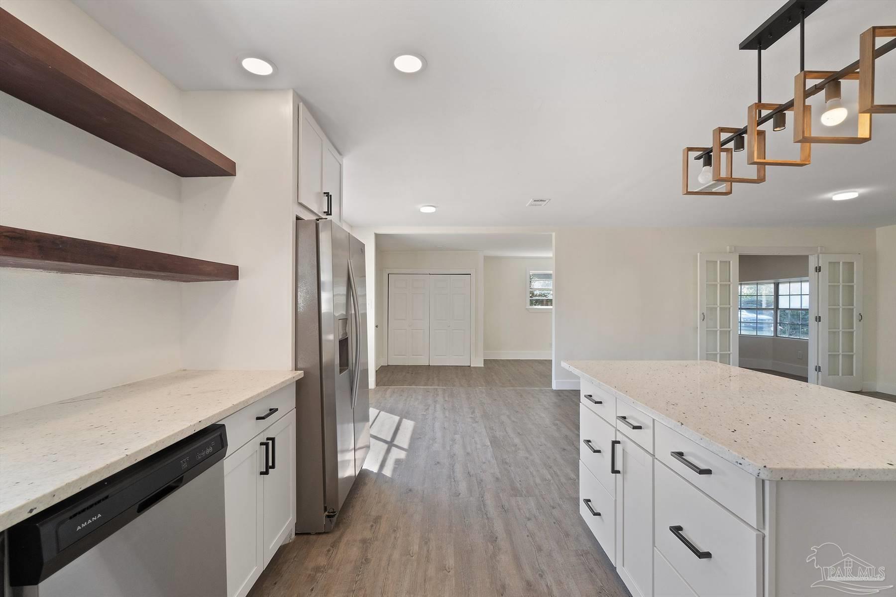 5692 Muldoon Road Pensacola, FL 32526 - Photo 6 of 40 Gallery Image 6