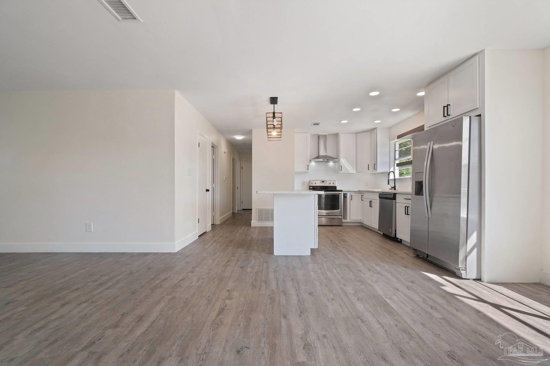 5692 Muldoon Road Pensacola, FL 32526 - Photo 8 of 40 Gallery Image 8