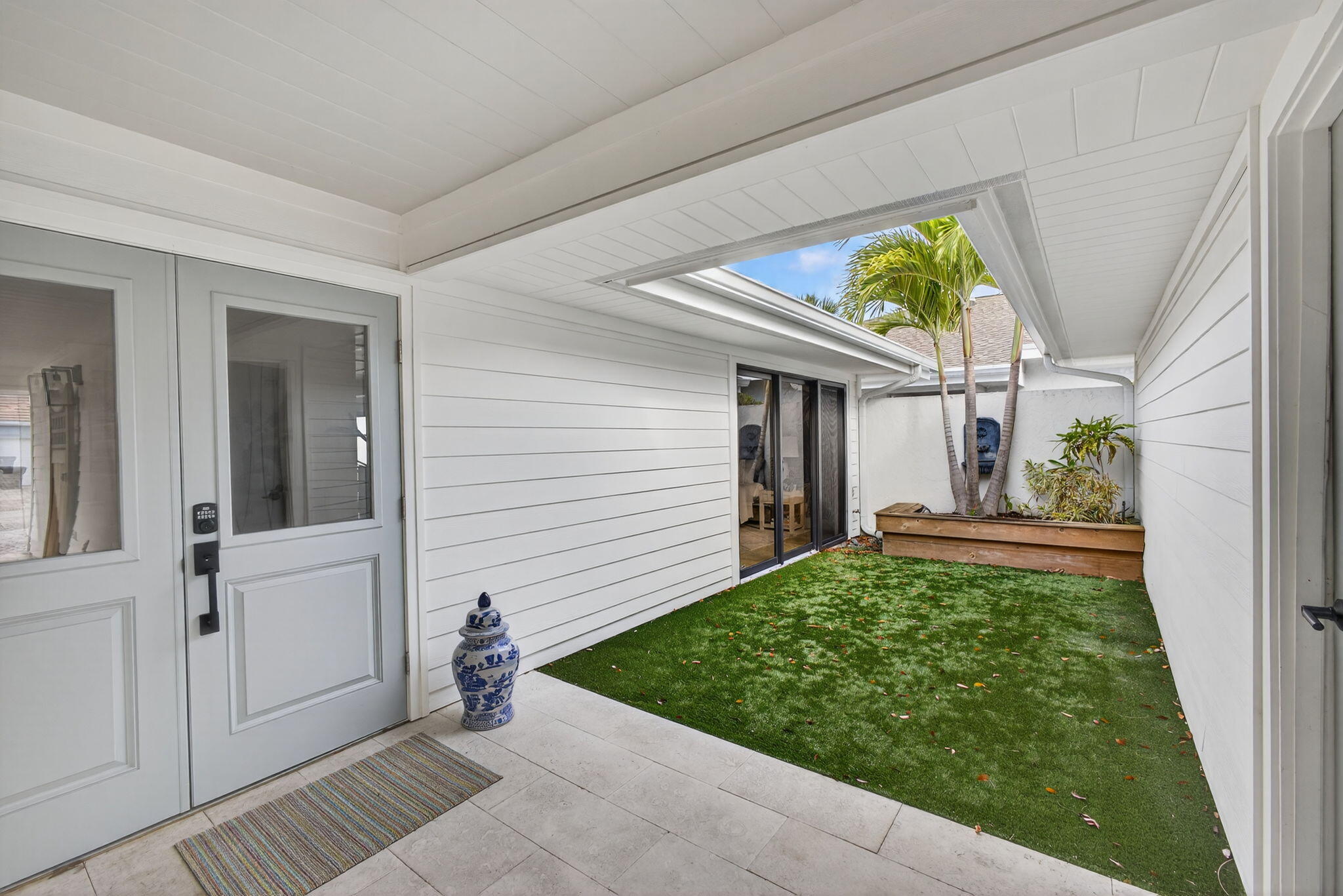 17085 Bay Street Jupiter, FL 33477 - Photo 37 of 44