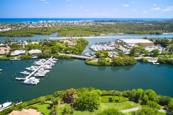 $2,450,000 | 17085 Bay Street, Jupiter, FL 33477