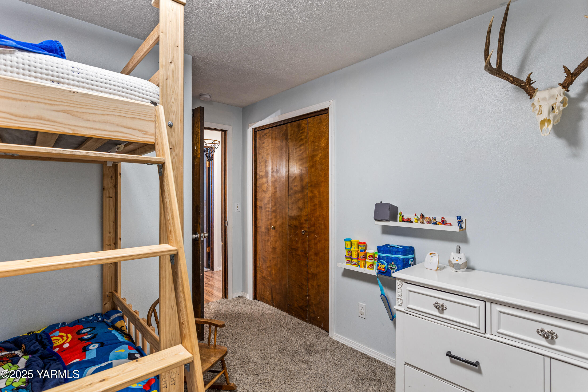 31 Link Road Naches, WA 98937 - Photo 19 of 35 a utility room with dryer and washer