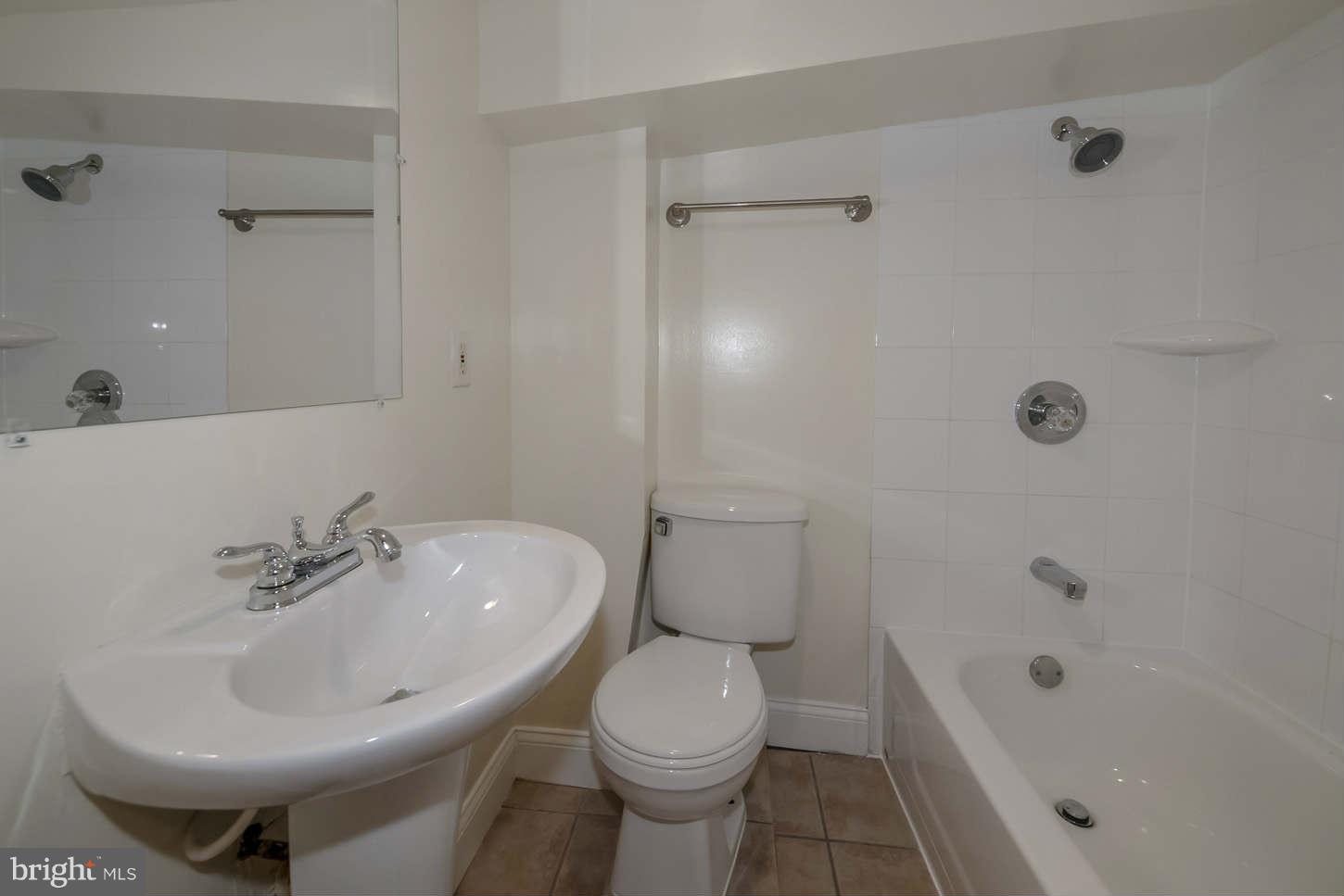 752 Harvard Street Northwest Washington, DC 20001 - Photo 17 of 30 Bath