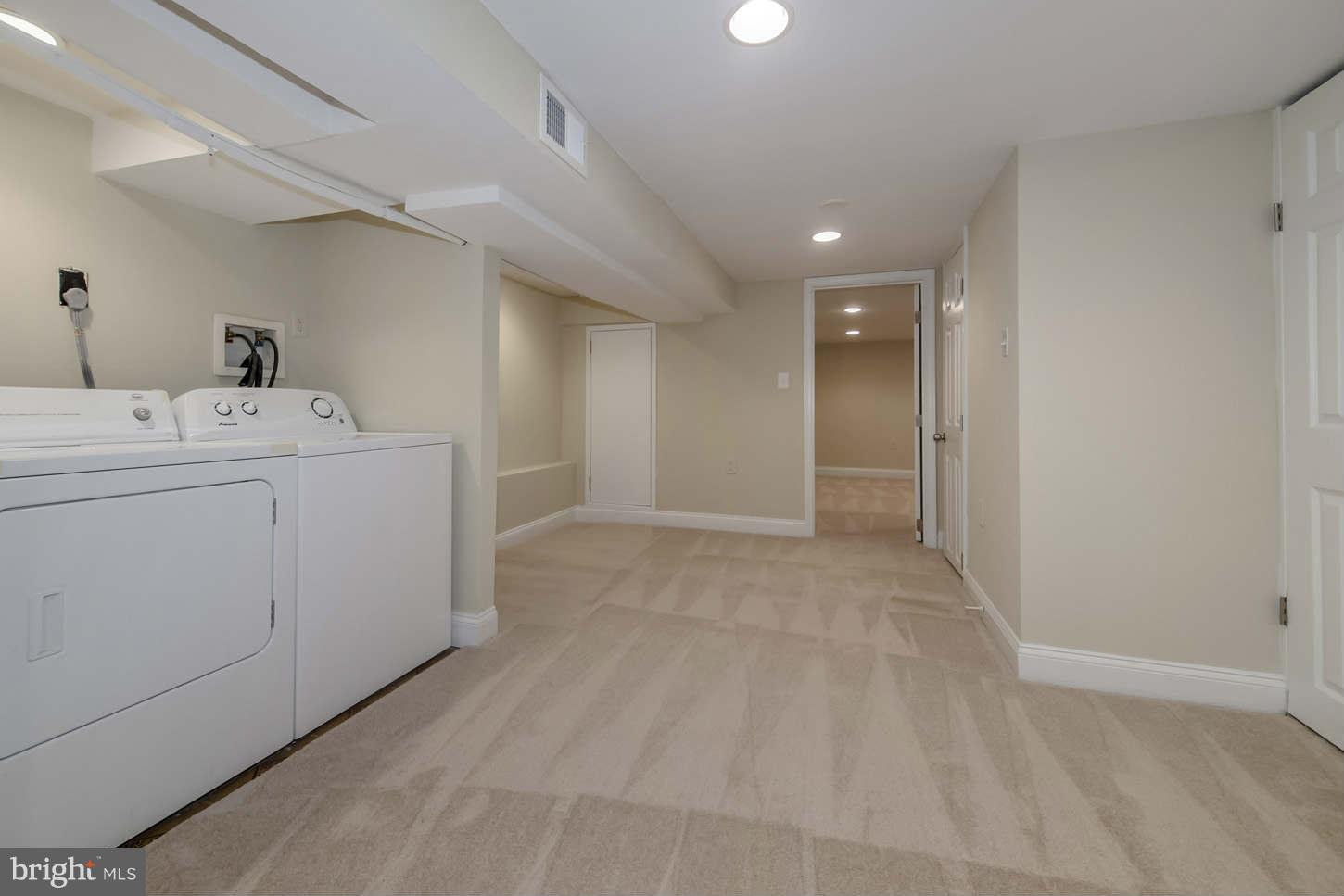 752 Harvard Street Northwest Washington, DC 20001 - Photo 21 of 30 LL laundry and storage