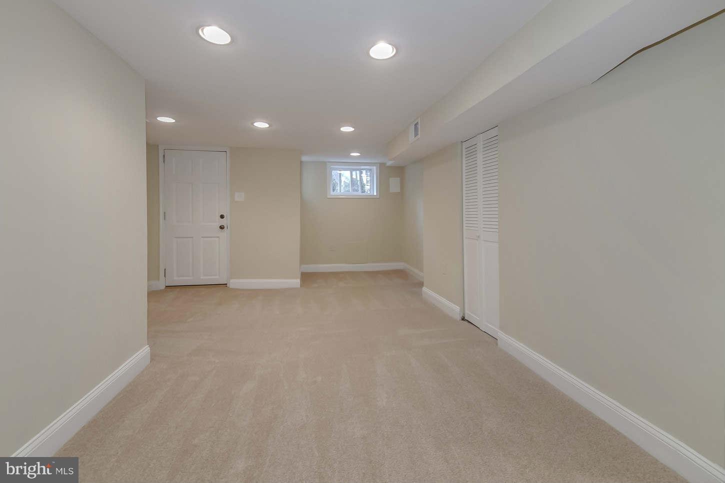 752 Harvard Street Northwest Washington, DC 20001 - Photo 22 of 30 LL with front entry