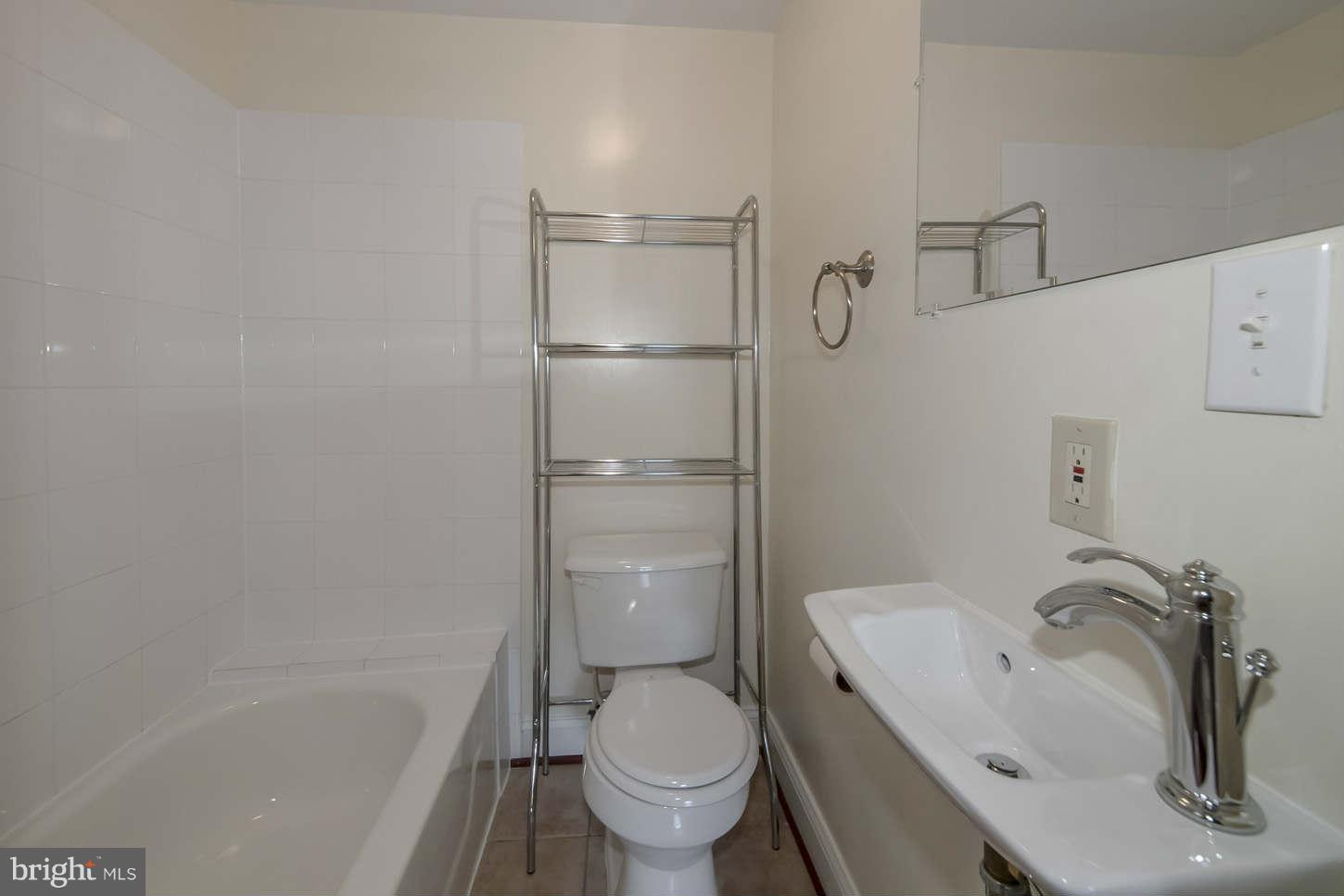 752 Harvard Street Northwest Washington, DC 20001 - Photo 23 of 30 LL full bath
