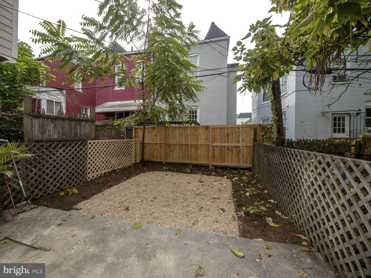 752 Harvard Street Northwest Washington, DC 20001 - Photo 25 of 30 Exterior (Rear)