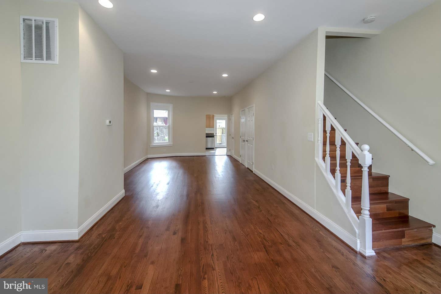 752 Harvard Street Northwest Washington, DC 20001 - Photo 5 of 30 Living Room