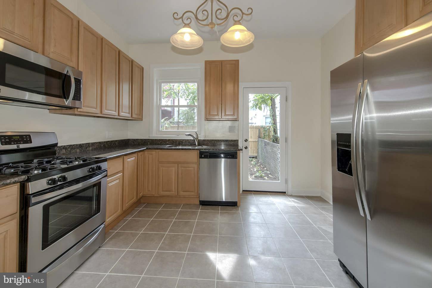 752 Harvard Street Northwest Washington, DC 20001 - Photo 8 of 30 Kitchen