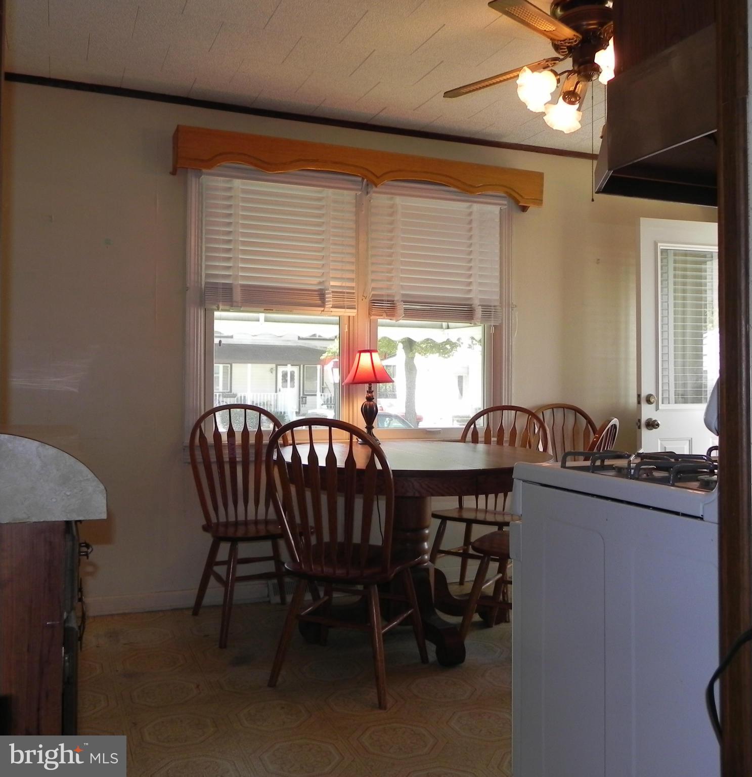816 Martin Road Baltimore, MD 21221 - Photo 11 of 30 Kitchen