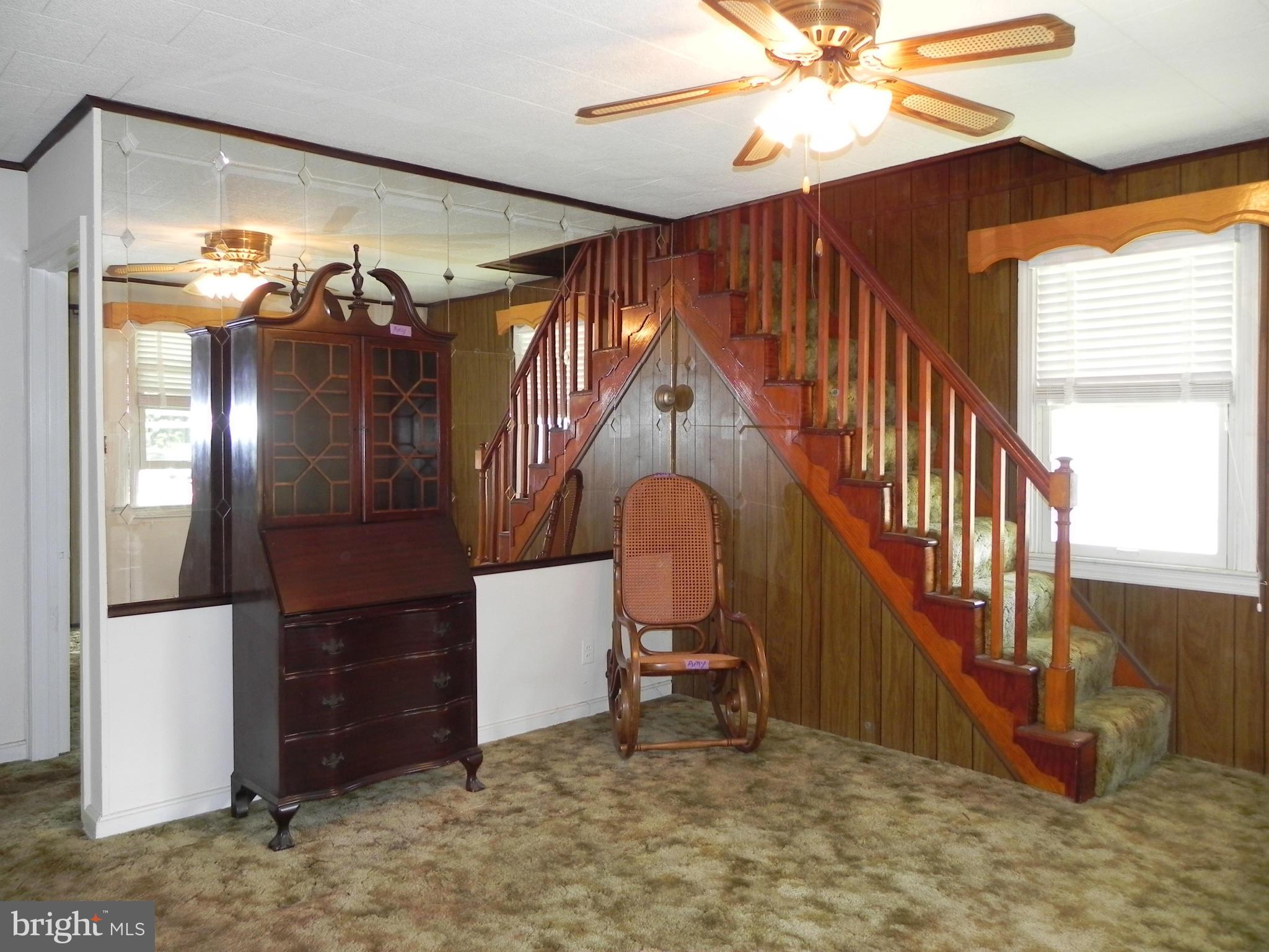 816 Martin Road Baltimore, MD 21221 - Photo 19 of 30 Living Room