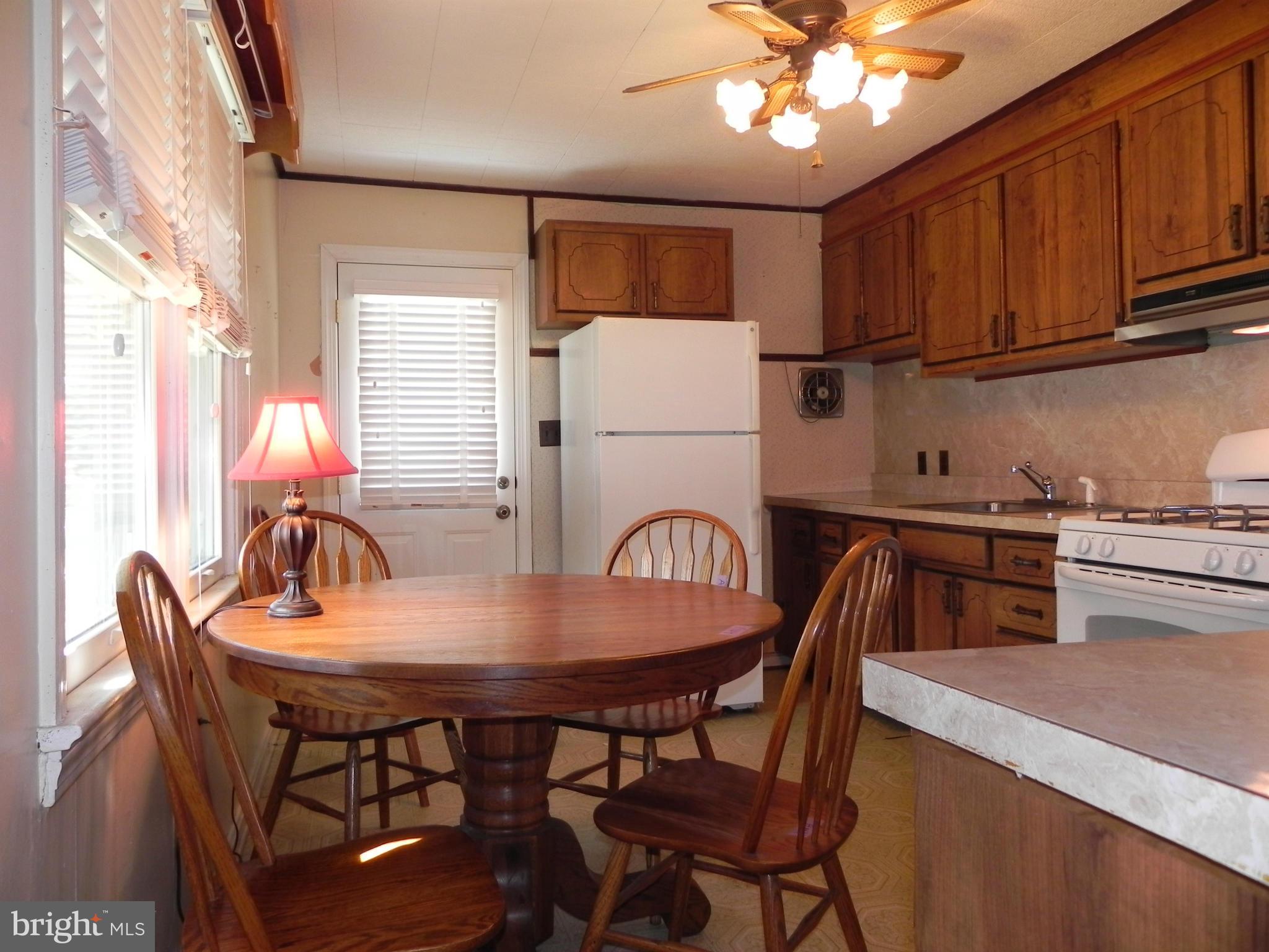 816 Martin Road Baltimore, MD 21221 - Photo 10 of 30 Kitchen