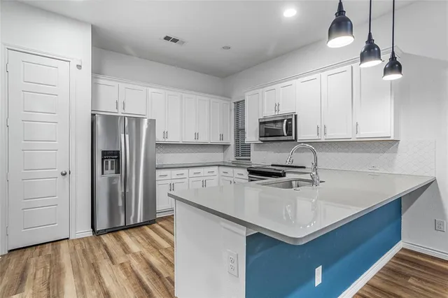 $2,800 | 203 Athenia Drive, Fort Worth, TX 76114