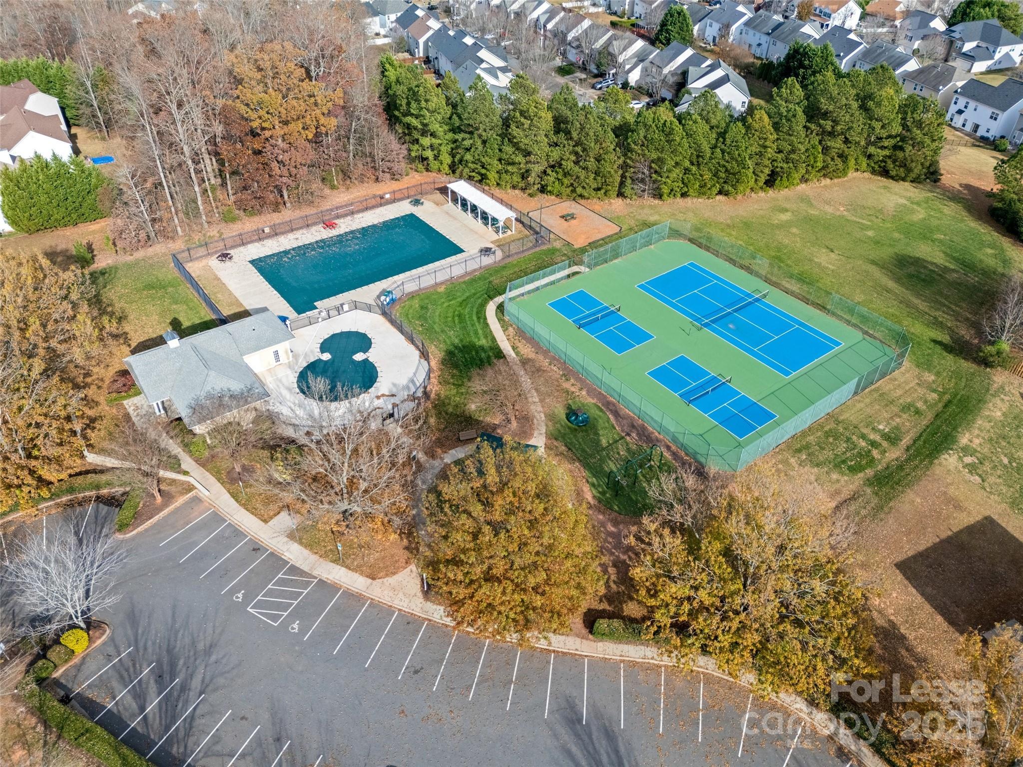 16865 Timber Crossing Road Charlotte, NC 28213 - Photo 33 of 39 a view of an outdoor space