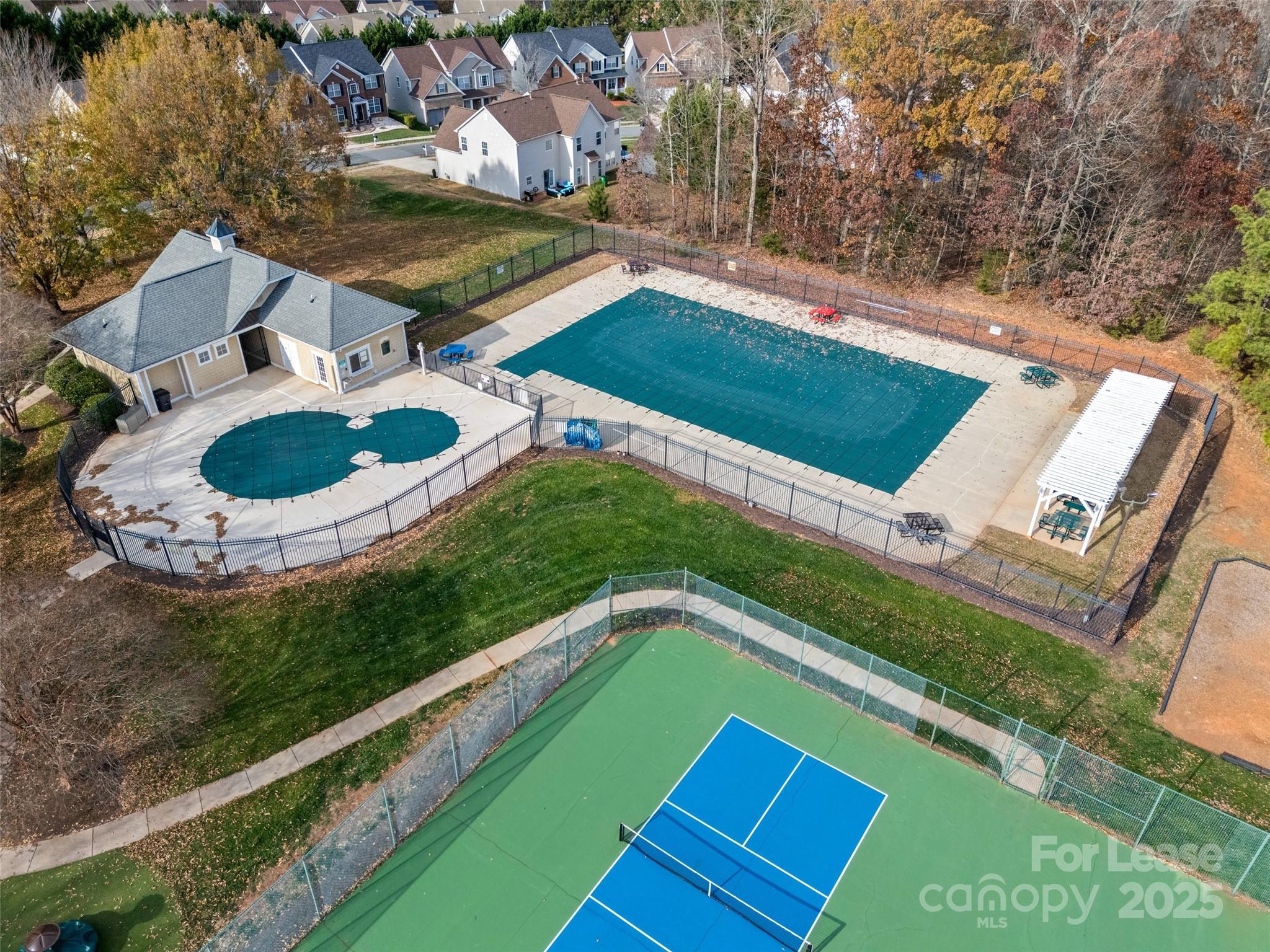 16865 Timber Crossing Road Charlotte, NC 28213 - Photo 37 of 39 an aerial view of a house