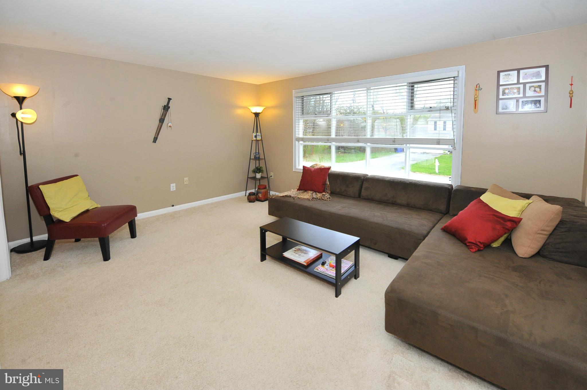 13005 Disney Lane Silver Spring, MD 20906 - Photo 2 of 23 Living Room
